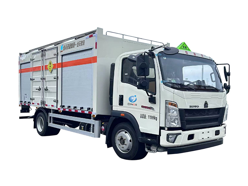 乳化炸藥全靜態(tài)現(xiàn)場(chǎng)混制多用途車(chē)