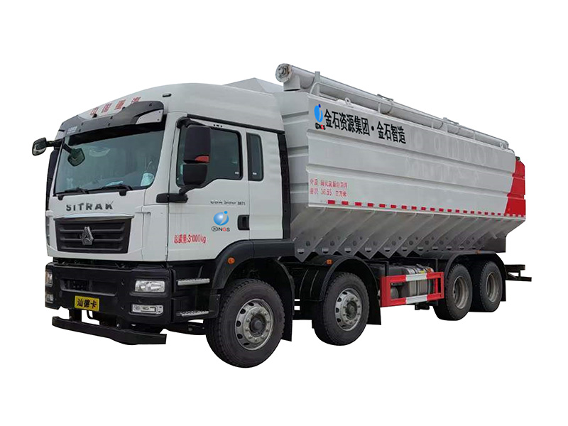 現(xiàn)場(chǎng)混裝銨油炸藥車(chē)